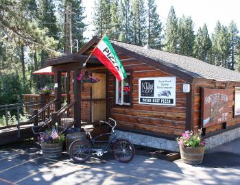 front view of front street pizza building