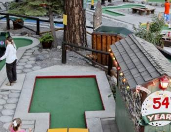 miniature golf course putting green