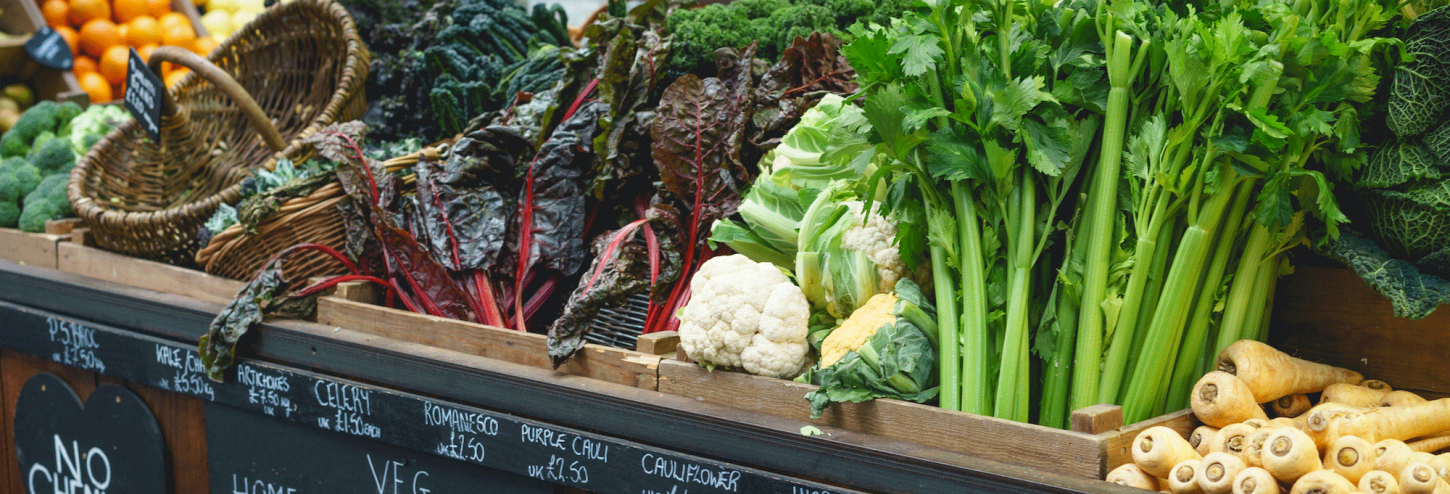 organic farmers market stand