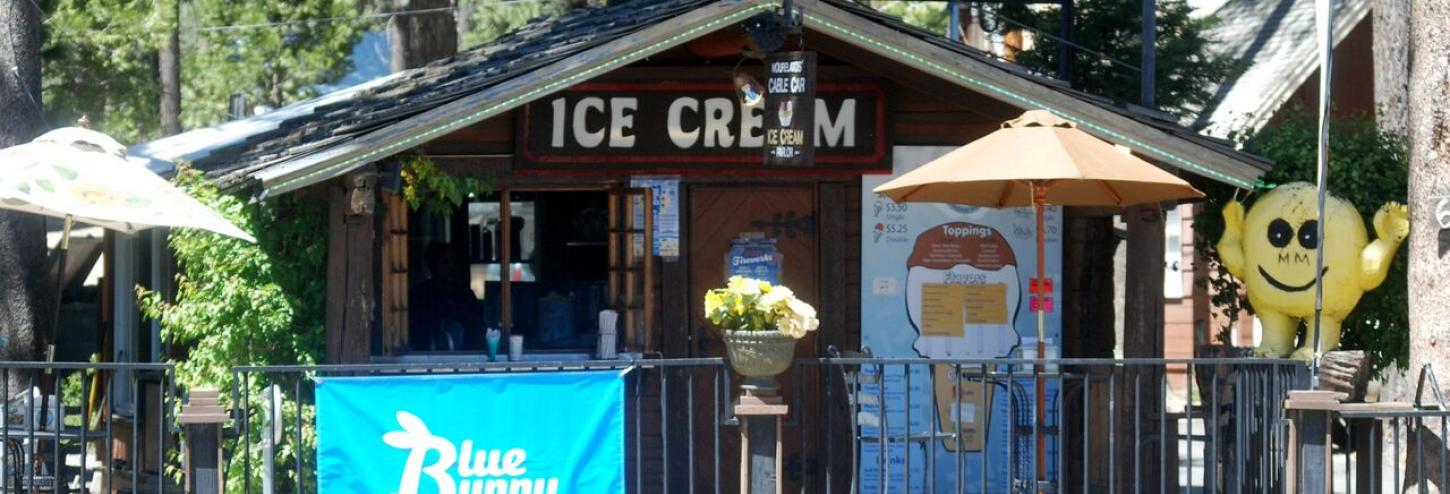 front view of ice cream shop