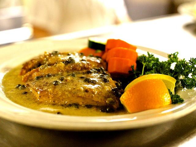 Plate of chicken and vegatables